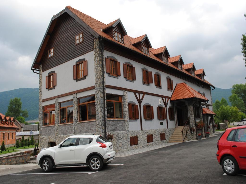 贾斯卡酒店 Otočac 外观 照片